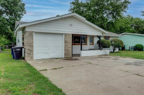 3625 Village Creek Rd, Fort Worth TX  76119-2151 exterior