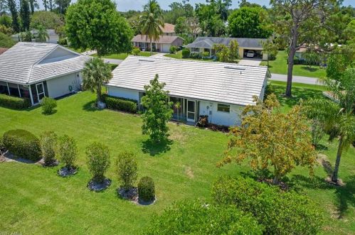 30 Maui Cir, Naples FL  34112-3724 exterior