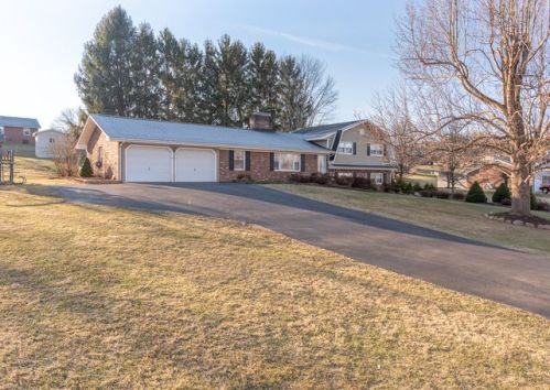 4514 Old Stage Rd, Snowville, VA 24301-6910