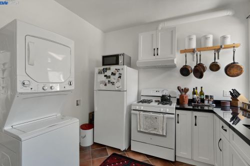 64 Panoramic Way, Berkeley CA 94704-2540 exterior