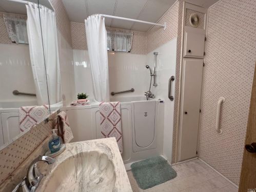 120 Salisbury Cir, Santa Rosa CA  95401-9103 exterior