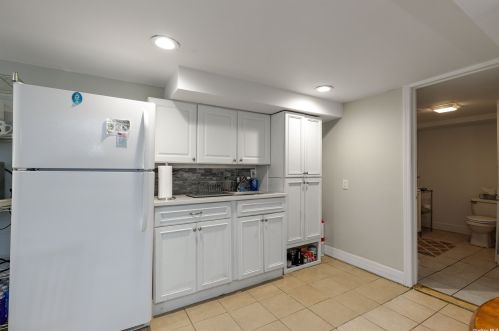 112 Granada Ave, North Lindenhurst NY  11757-6527 exterior