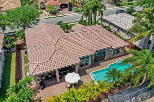931 189th Ter, Hollywood, FL 33029-6065