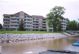 38 Marina Point Dr, Sandusky, OH 44870-6507