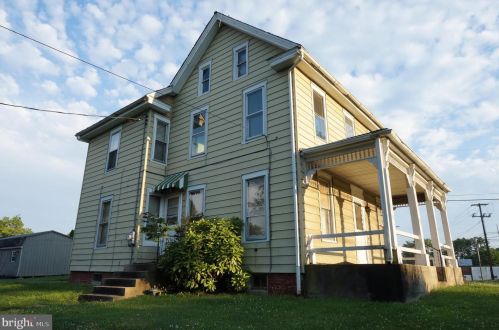 829 Rohrerstown Rd, Lancaster, PA 17601-1948