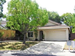 417 Milan Ct, Roseville, CA 95678-4269