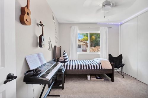 39810 Amberley Cir, Temecula CA  92591-7007 exterior