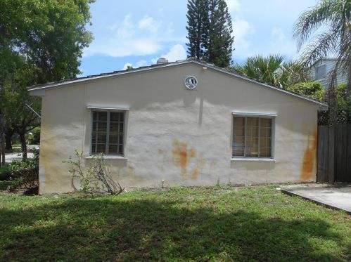 2330 Lake Ave, West Palm Beach, FL 33401-7826