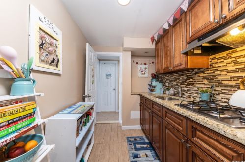 139 Baisley Ave, East Rockaway NY  11518-1823 exterior