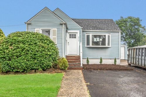 344 Penfield Pl, Green Brook NJ  08812-1629 exterior