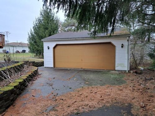 1617 Stanton Ave, New Castle, PA 16101-4354