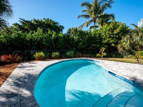 9211 Dimmick Dr, Sanibel, FL 33957-3003