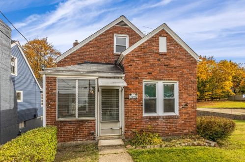 1897 Beechford Ave, Moon Twp, PA 15108-3005