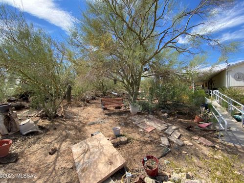 3811 Bilby Rd, Tucson AZ 85706-4506 exterior