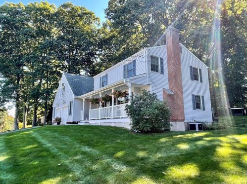 20 Hayes Ave, Ellington, CT 06029-3911