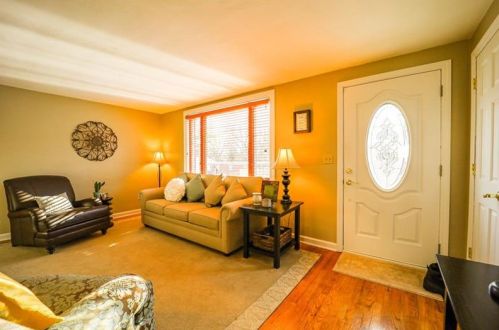 1513 Roosevelt Ave, Library, PA 15129-9637