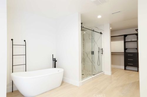 11512 La Maida St, North Hollywood CA  91601-4323 exterior