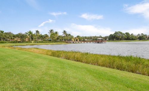 524 Tomahawk Ct, West Palm Beach, FL 33410-1545