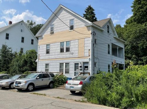 99 Smith St, Putnam, CT 06260-1134