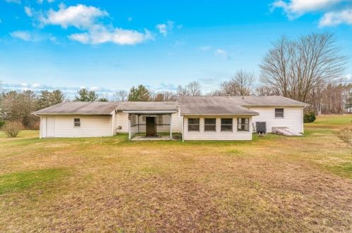158 Bend Rd, New Wilmington, PA 16142-1840
