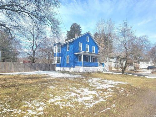 6 Lark St, Washingtonville, NY 10992-1123