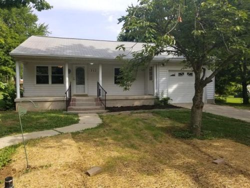 203 1st St, London, OH 43140-1401