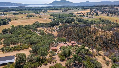 3075 Hendricks Rd, Lakeport CA  95453-8416 exterior