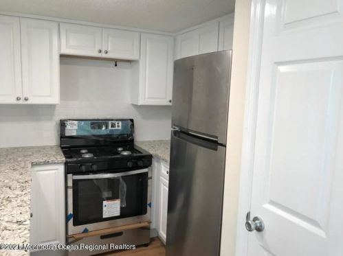 71 Brandywine Ct, Bricktown NJ  08724-2070 exterior