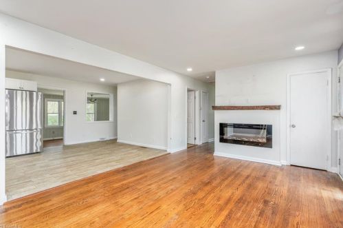 7 Armhurst Ct, Greensboro NC  27405-5911 exterior