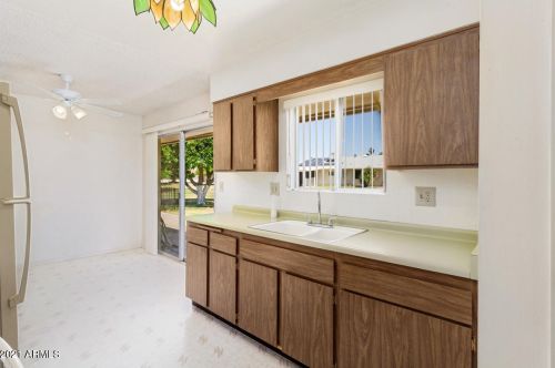 9902 Spruce Dr, Sun City AZ 85351-1958 exterior