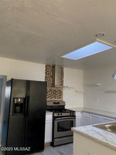 283 Durango St, Nogales, AZ 85621-1905
