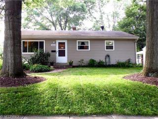 1060 Ellsworth Dr, Akron, OH 44313-5212