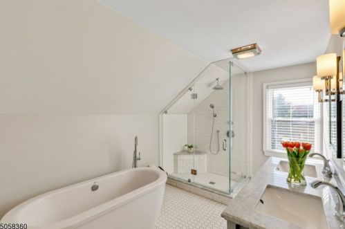 24 Burnham Rd, Greystone Park NJ  07950-1715 exterior