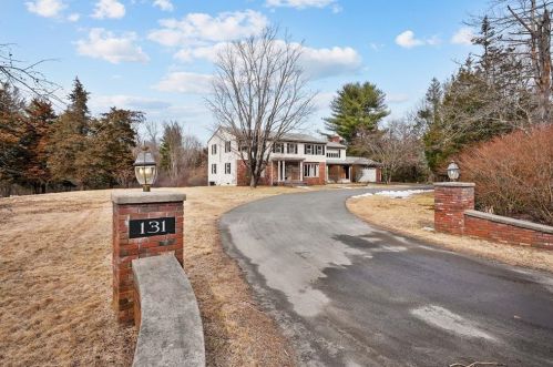 131 Winsor Ave, Providence, RI 02919-1022