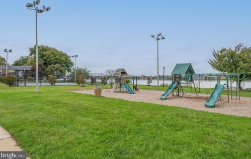 2026 Harbour Dr, Palmyra NJ  08065-1120 exterior