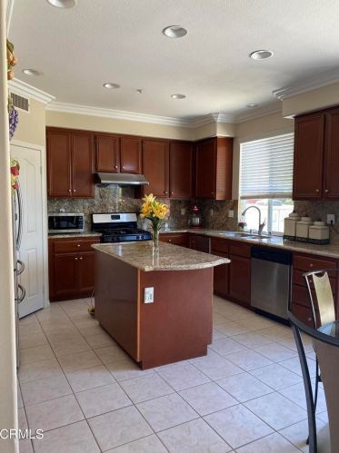 1331 Martin Luther King Jr Dr, Oxnard CA  93030-2575 exterior