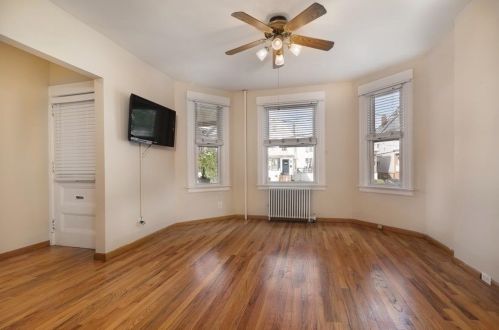 30 40th St, Bayonne, NJ 07002-4809