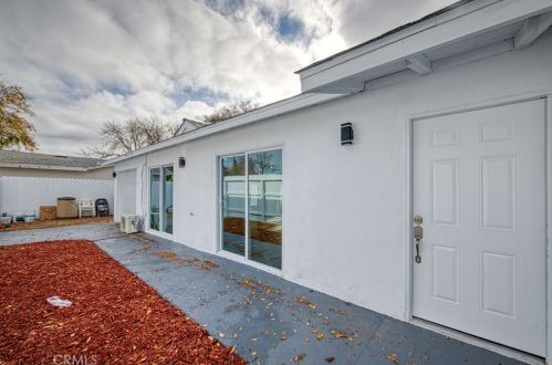 3695 Cortland Ave, Fresno, CA 93722-4707