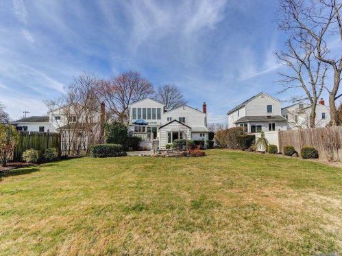 2563 Ocean Ave, North Bellmore NY  11710-3830 exterior