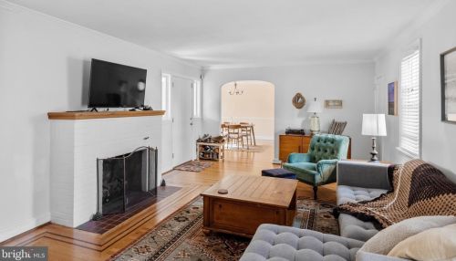 315 Maple Ave, Camden NJ  08109-2698 exterior