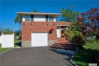 90 Leona Ct, Plainedge, NY 11756-1714