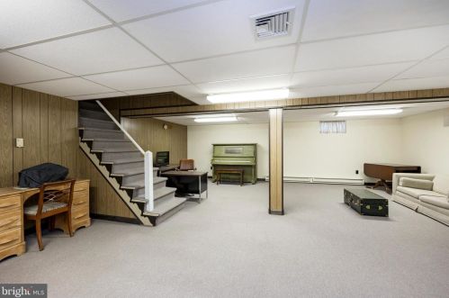 1134 Crestwood Dr, Pottstown PA 19464-2932 exterior