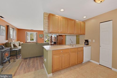 62 Delaware Ave, Erial NJ 08081-1223 exterior