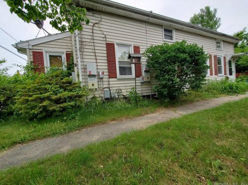 9 Battey St, Putnam, CT 06260-1207