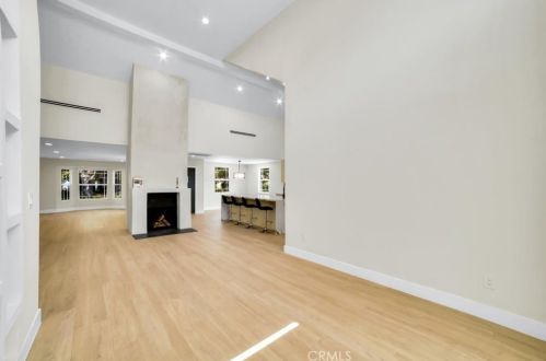 11512 La Maida St, North Hollywood CA  91601-4323 exterior