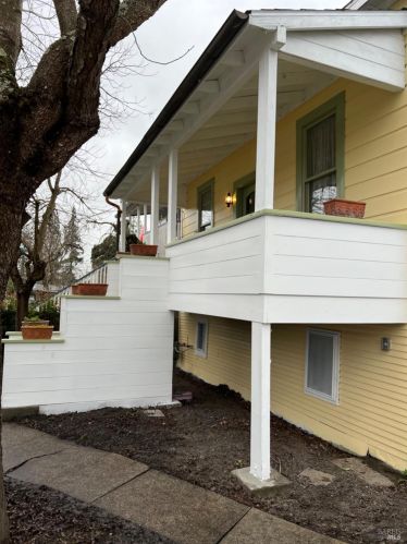 317 Hewett St, Santa Rosa, CA 95401-6115