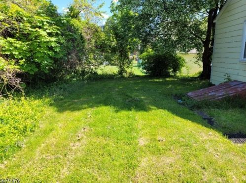 830 Fable Ave, Manville NJ  08835-2516 exterior