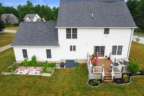 4 Ivans Ln, Dover NH  03820-9131 exterior