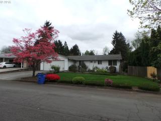 8609 15th Ave, Vancouver, WA 98665-6911