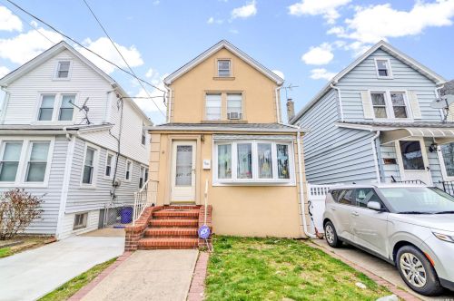 221-37 Davenport Ave, Jamaica, NY 11428-1823